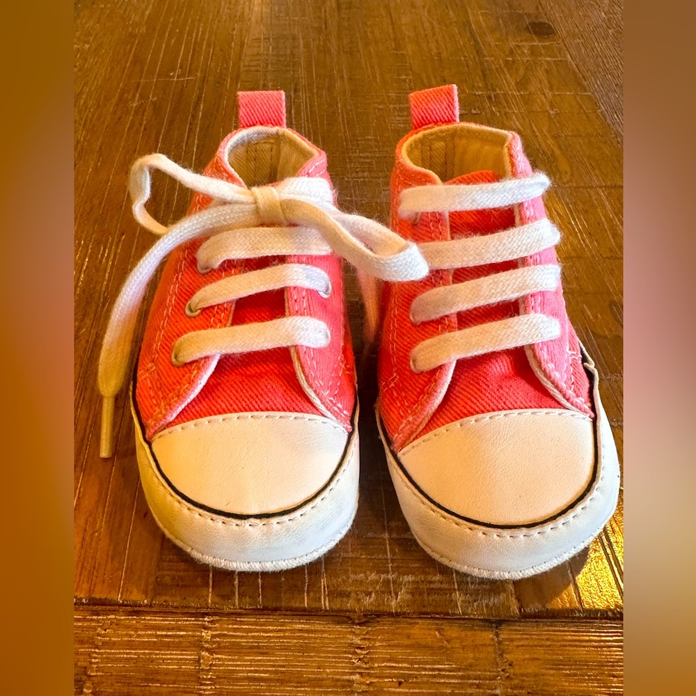Converse shoes Booties/ shoes baby girl size 2